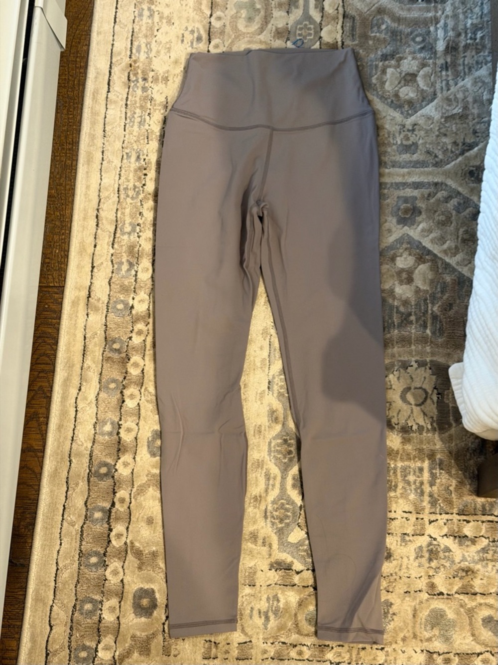 High-Rise Women's Leggings in Taupe